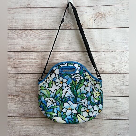 ACCENT BY RAIN CAPER LUNCH TOTE IN TIFFANY‎ FIELD OF LILIES - Picture 1 of 6